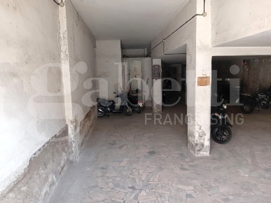 Foto Box in Via SCALEA 3, Portici di 200 m² in vendita