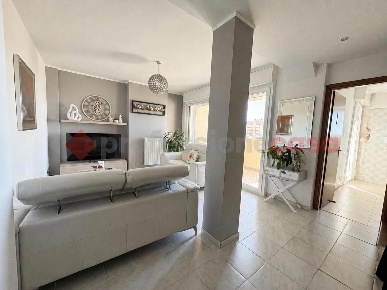 Foto Appartamento in Via Gioacchino Rossini 2, Legnano di 130 m² in vendita
