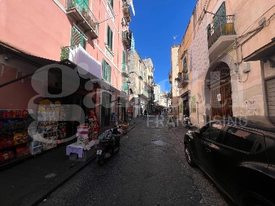 Foto Negozio in Via DOGANA 29, Ercolano Centro di 45 m² con 1 locali