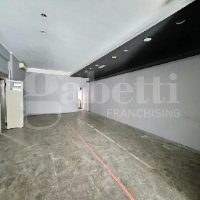 Foto Negozio in Piazza San Lorenzo 11, Palermo Cardillo di 150 m²