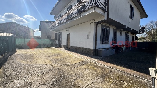Foto Appartamento in Via del confine 12, Alatri di 120 m² con 4 locali