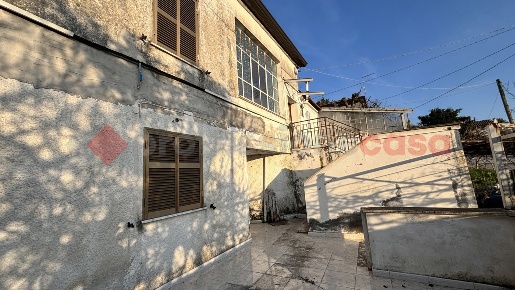 Foto Casa indipendente in Strada dâaccesso 4, Fumone di 143 m² in vendita