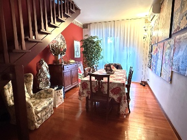 Foto Duplex in Viale Umbria 107, Milano Cadore di 155 m² con 5 locali