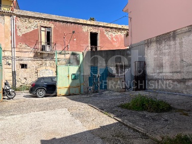 Foto Laboratorio in Via bologna 1, Siracusa Borgata - Santa Lucia di 508 m²