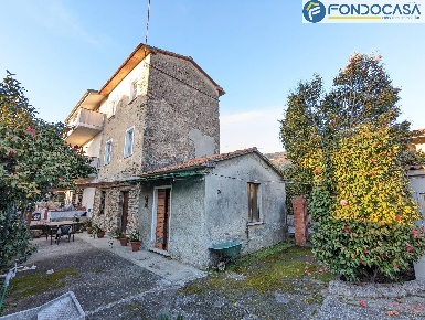 Foto Rustico in Via Debbia Vecchia, Montignoso Debbia, Cervaiolo di 95 m²