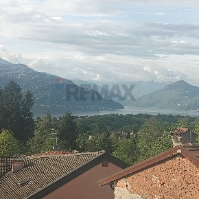 Foto Case semi ndipendenti a Castelveccana Castello di 160 m² con 10 locali