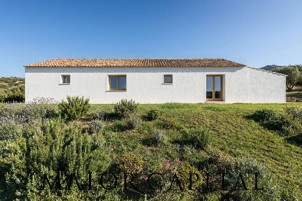 Foto Rustico in Via Montilongu, Trinità d'Agultu e Vignola di 240 m²