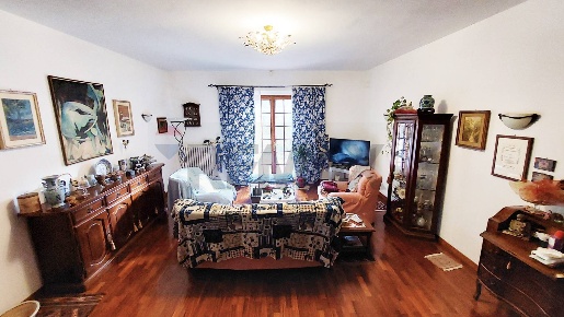 Foto Villa unifamiliare a Piombino Centro di 250 m² con 8 locali in vendita