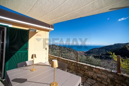 Foto Casa indipendente a Noli Voze di 62 m² con 4 locali in vendita