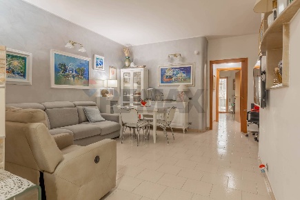 Foto Appartamento in Via Bari 76/B, Capurso di 98 m² con 3 locali
