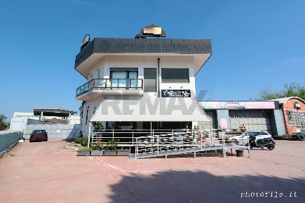 Foto Bar in Via Nazionale 9, Cambiano di 55 m² con 1 locali in vendita