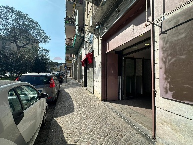 Foto Locale commerciale in VIA NICOLARDI 51, Napoli di 50 m² con 1 locali