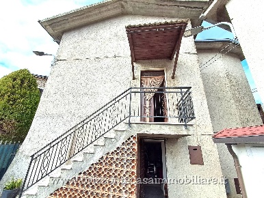 Foto Casa indipendente a Ascoli Piceno di 124 m² con 9 locali in vendita