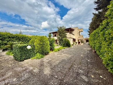 Foto Case semi ndipendenti in via terragno, San Cesario di Lecce di 850 m²