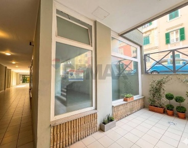 Foto Locale commerciale in via Ponzanino 12/A, Trieste San Giacomo di 71 m²