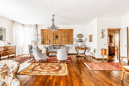 Foto Appartamento in VIA PALESTRO 4, Busto Arsizio San Michele di 183 m²