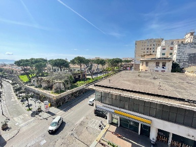 Foto Appartamento in via sepolcri, Torre Annunziata di 80 m² con 4 locali