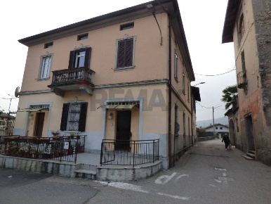 Foto Appartamento a Cuveglio Centro di 120 m² con 3 locali in vendita