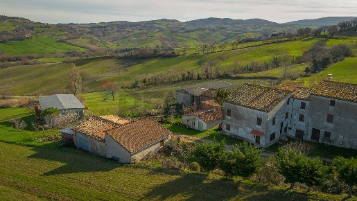 Foto Case semi ndipendenti in sasso domo, Serra San Quirico di 203 m²