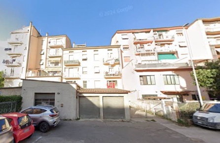Foto Ufficio in Via Modena, Poggibonsi Centro di 175 m² con 3 locali