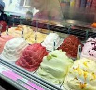 Foto Attività commerciale a Luino Centro di 70 m² con 2 locali in vendita