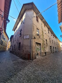 Foto Rustico in via bartolomeo Rozzone 8, Treviglio di 410 m² con 15 locali