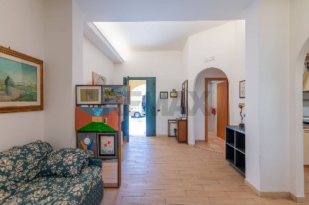 Foto Appartamento in Via Emilia 23, Ispica Centro di 239 m² con 9 locali