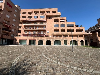 Foto Locale commerciale in Via del Conservificio 47, Bastia Umbra Bastia