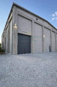 Foto Capannone industriale in principe lancellotti, Lauro di 600 m²