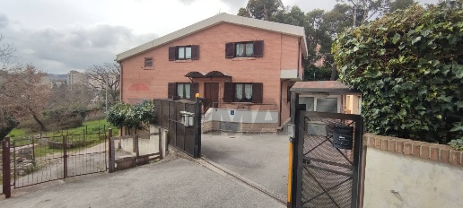 Foto Casa indipendente in Via Basilicata 27, Campobasso San Giovanni