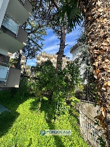 Foto Appartamento in via la mennolella 99, Salerno Carmine Alto di 160 m²