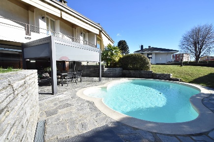 Foto Villa unifamiliare in Via Cesare Pevase 10, Varallo Pombia Centro