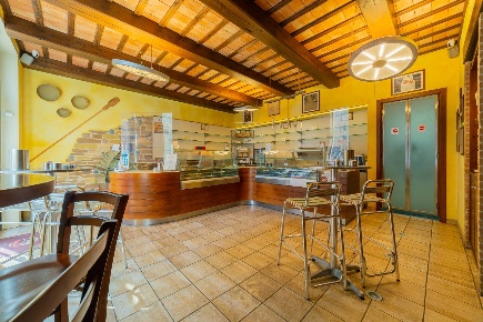 Foto Attività commerciale in CORSO PLEBISCITO 51, Vasto di 392 m²