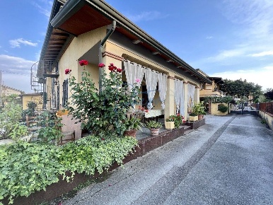 Foto Case indipendenti a Massa Marina di Massa Centro di 130 m² in affitto