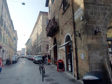 Foto Locale commerciale a Pisa Santa Maria di 45 m² con 1 locali in affitto