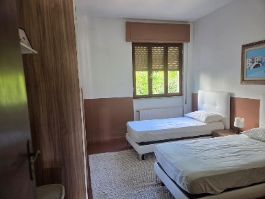 Foto Appartamento a Carrara Marina di Carrara di 100 m² con 5 locali