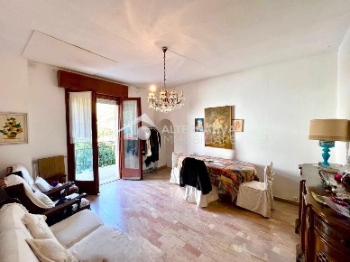 Foto Appartamento a Pietrasanta di 85 m² con 5 locali in vendita