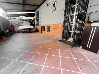 Foto Appartamento a Carrara Avenza di 75 m² con 4 locali in vendita