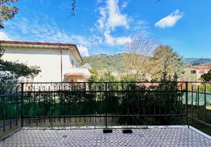 Foto Appartamento a Pietrasanta di 85 m² con 4 locali in vendita