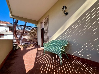 Foto Appartamento a Massa Marina di Massa Centro di 90 m² con 5 locali