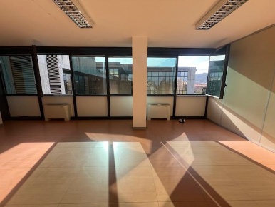 Foto Ufficio a Poggibonsi Centro di 100 m² con 3 locali in vendita