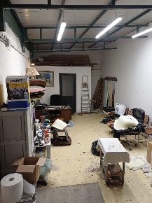 Foto Locale commerciale a Carrara Avenza di 114 m² con 2 locali in vendita