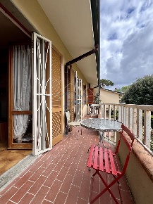 Foto Appartamento a Massa Marina di Massa Centro di 75 m² con 3 locali