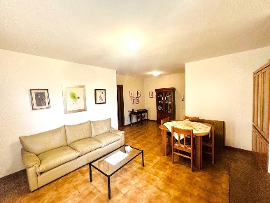 Foto Appartamento a Massa Centro di 110 m² con 5 locali in vendita