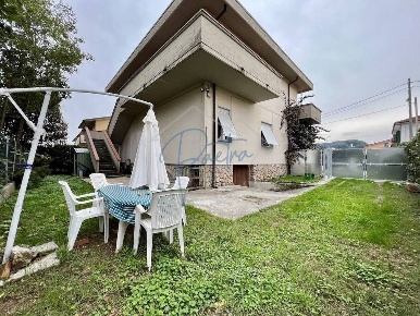 Foto Appartamento a Massa Bondano - Partaccia di 160 m² con 5 locali