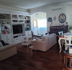 Foto Appartamento in Largo Amedeo Avogadro 11, Brindisi di 120 m²