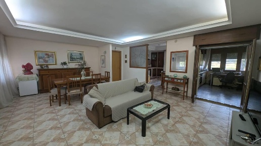 Foto Appartamento in VIA pergolesi 9, Crotone Tufolo, Farina di 135 m²