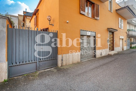 Foto Casa indipendente in Via Ritiro 84, Mugnano di Napoli Centro di 100 m²