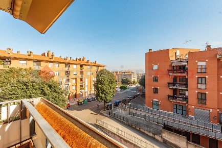 Foto Appartamento in Via Cinquefrondi 115, Roma Anagnina di 93 m²