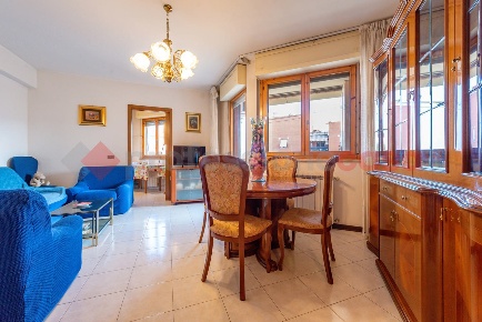 Foto Appartamento in Via Cinquefrondi 115, Roma Anagnina di 93 m²